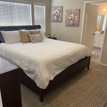 New Beautifully Remodeled Home In Las Vegas Exterior foto