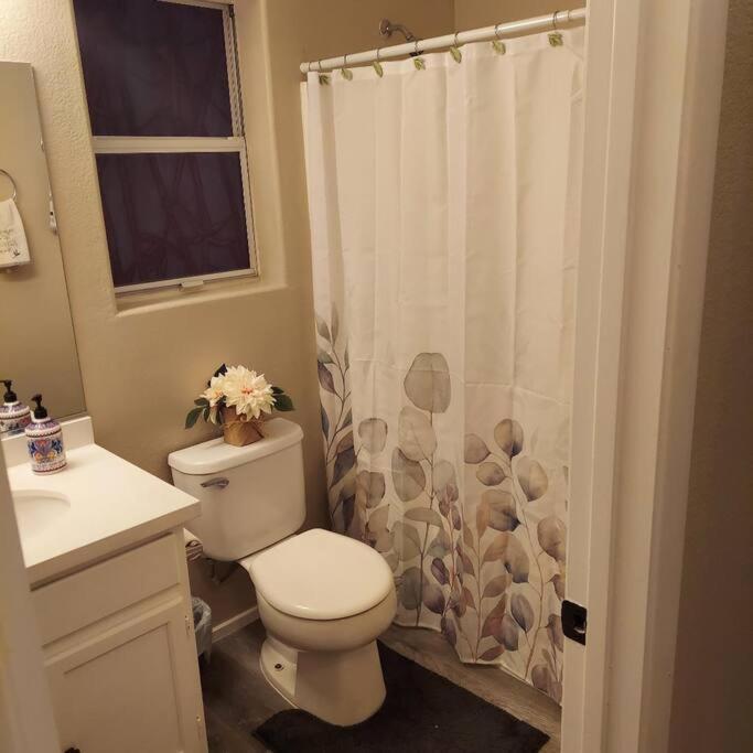 New Beautifully Remodeled Home In Las Vegas Exterior foto