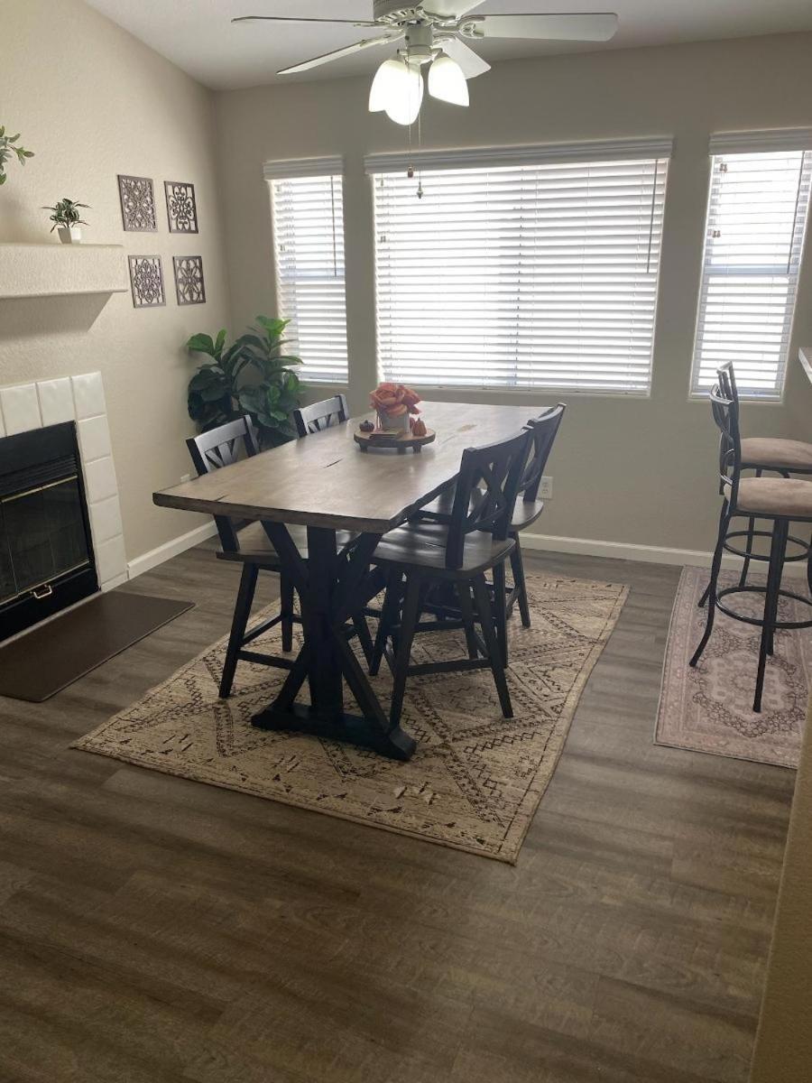 New Beautifully Remodeled Home In Las Vegas Exterior foto